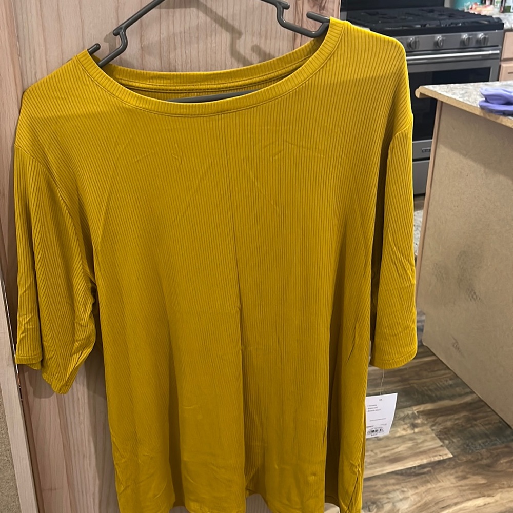 Mustard yellow top